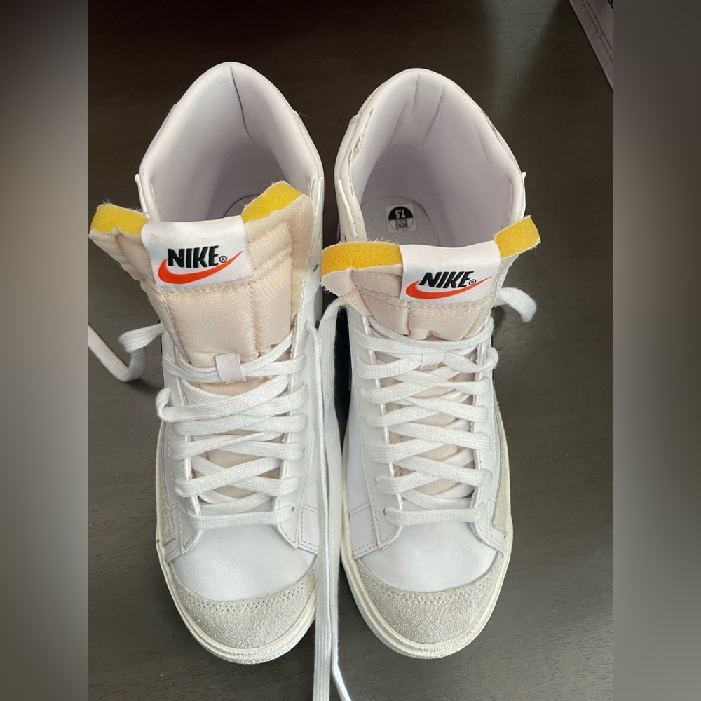 Nike Blazer Mid '77
Women's Shoes